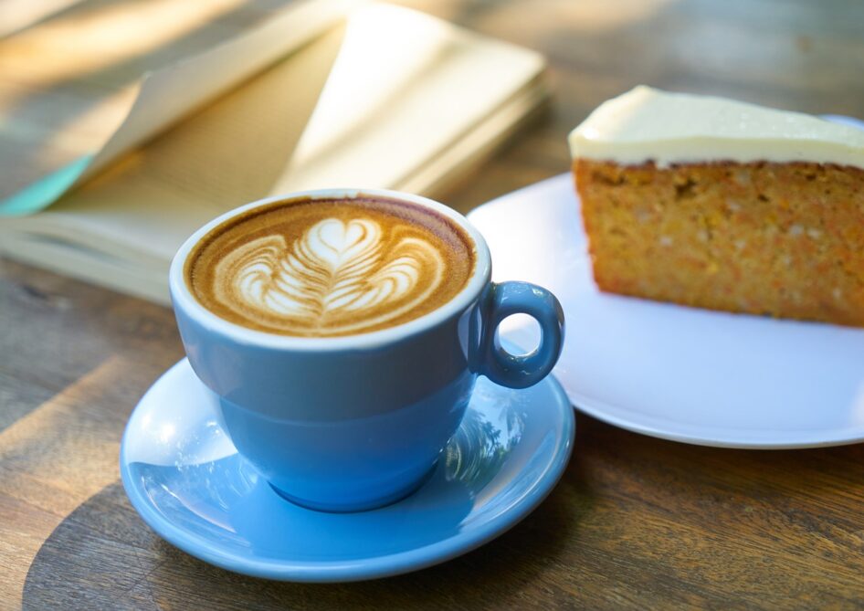 Cappuccino, Latte, Latte Macchiato – 3 rodzaje kaw mlecznych, którymi oczarujesz domowników i gości. Ekspres Automatyczny 4Swiss Modena A6