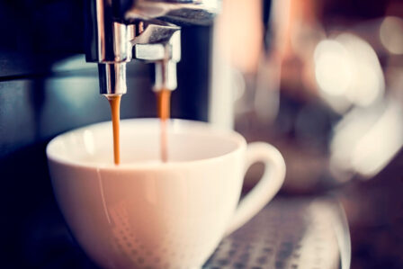 Przepisy na wyjątkowe napoje kawowe – gdy masz ochotę trochę poeksperymentować!