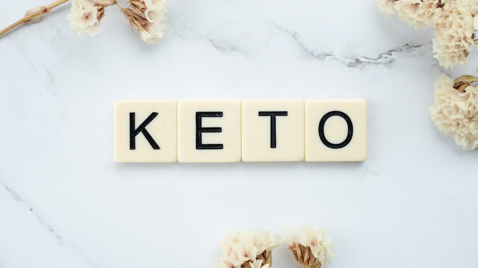 Dieta ketogeniczna – z czego wynika jej skuteczność w walce z nadwagą